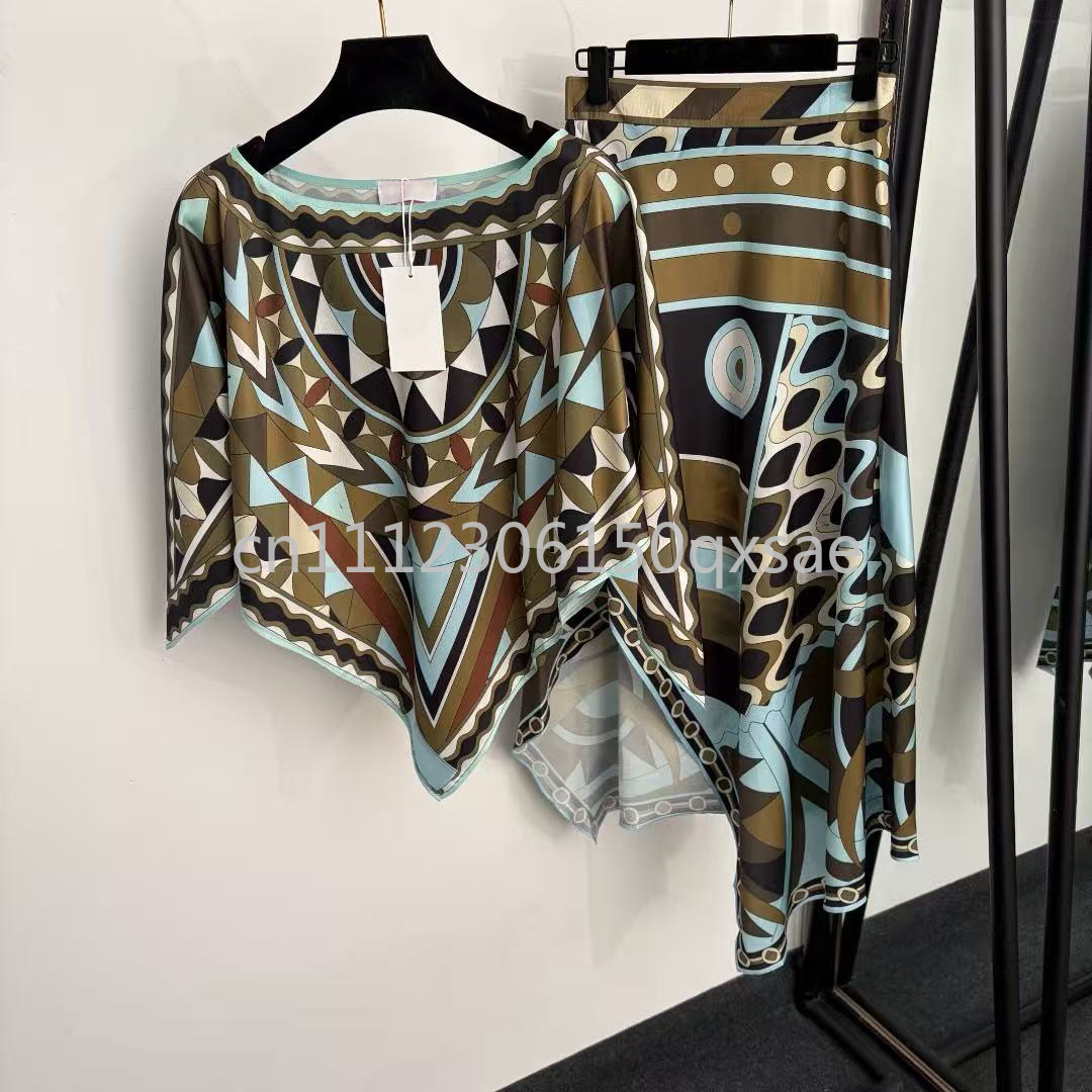 Luxe design dames zwarte mante - Streetwear Brand With A Logo recensie en prijs