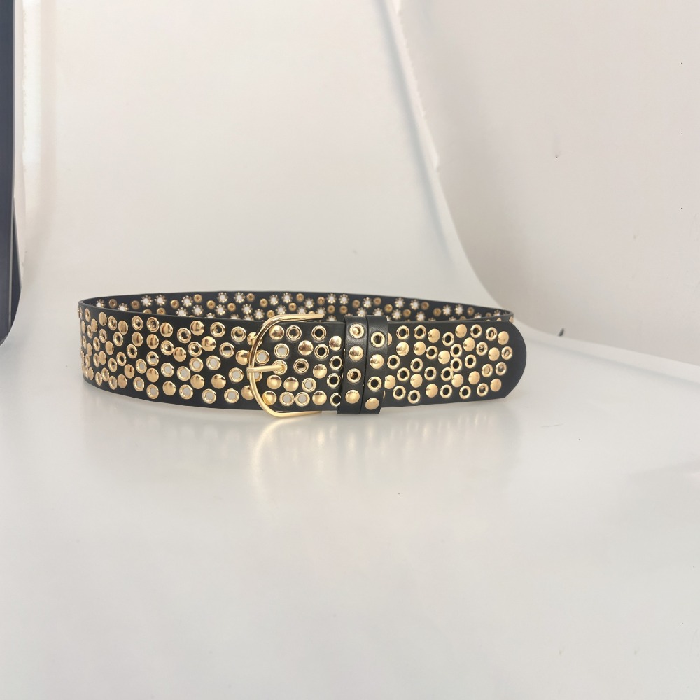 Punk riem met holle oogjes en  - Streetwear Brand Belts recensie en prijs